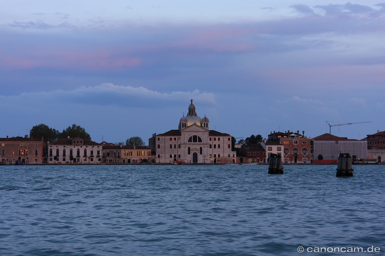 Venedig - Blick auf die Zitelle am Abend