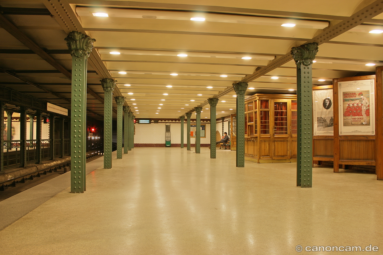 Heldenplatz Metrostation