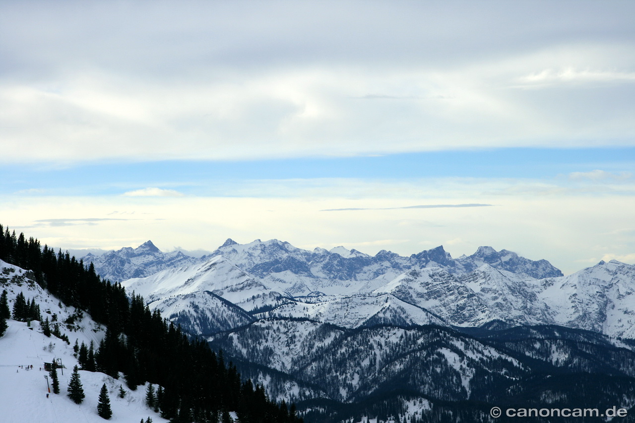 Blick in das winterliche Karwendel-Gebirge