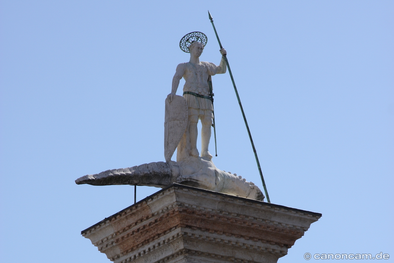 Venedig - SanTodaro-Statue