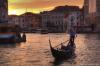 Venedig - Gondel auf dem Canal Grande im Sonnenuntergang - HDR